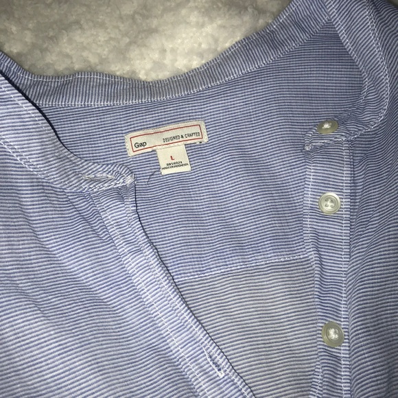 GAP light weight blue/white shirt - Picture 4 of 4